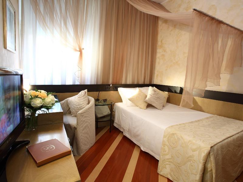 Hotel Sanpi Milano Bagian luar foto